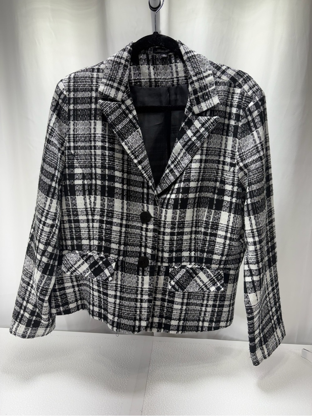 Notations Black and White Plaid Cropped Blazer 4400